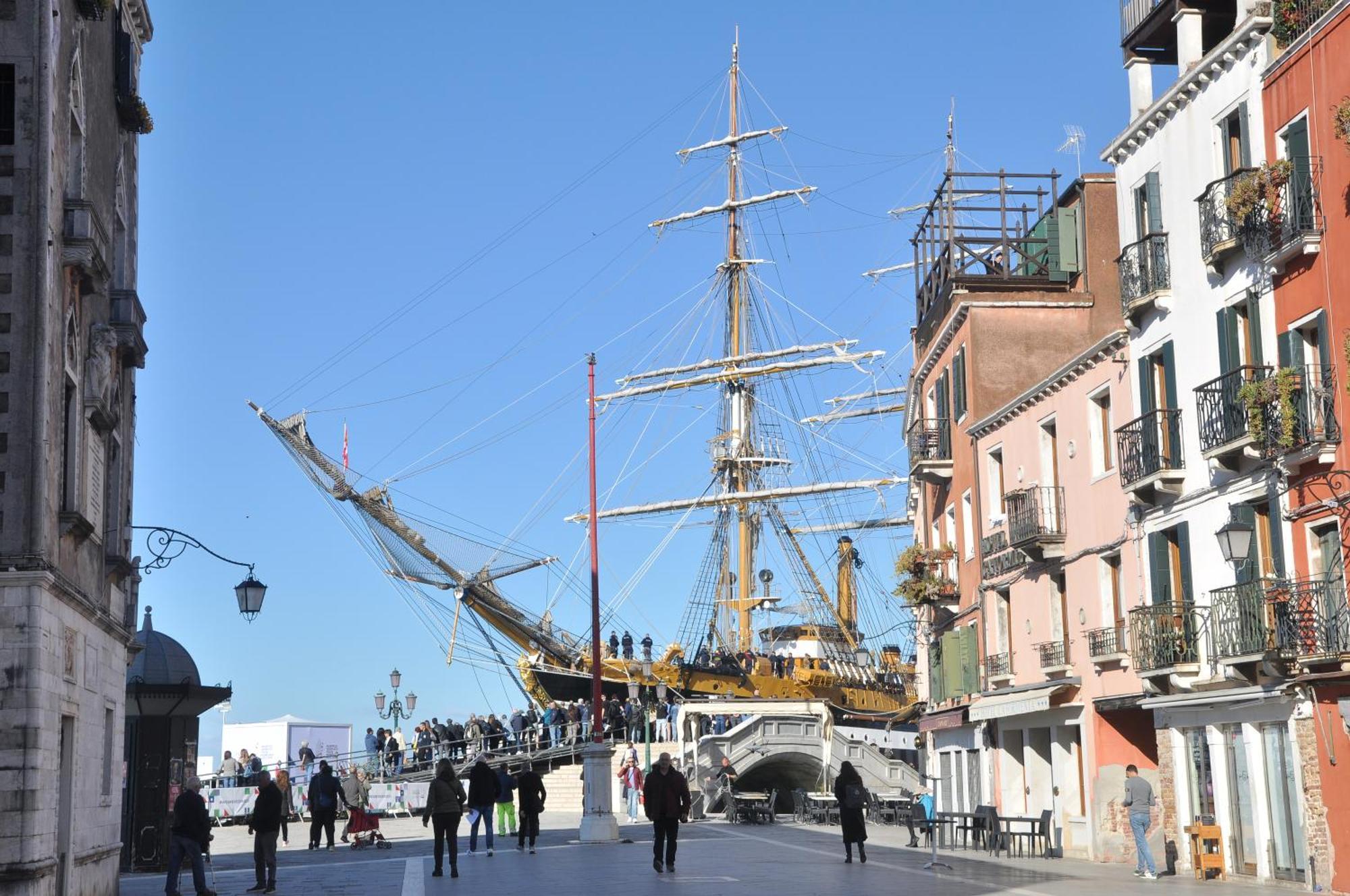 Apartamento Corte Formenta - Canal View 5 Minutes From Biennale Venecia
